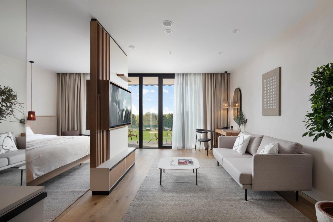 Hotel Materra 오시예크 외부 사진